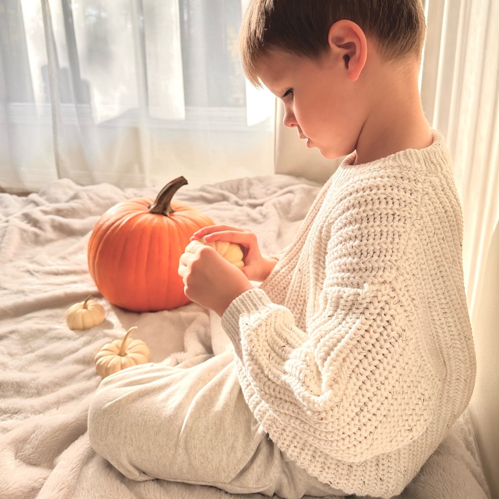 White Toddler Sweater with Beige Fleck. 4T